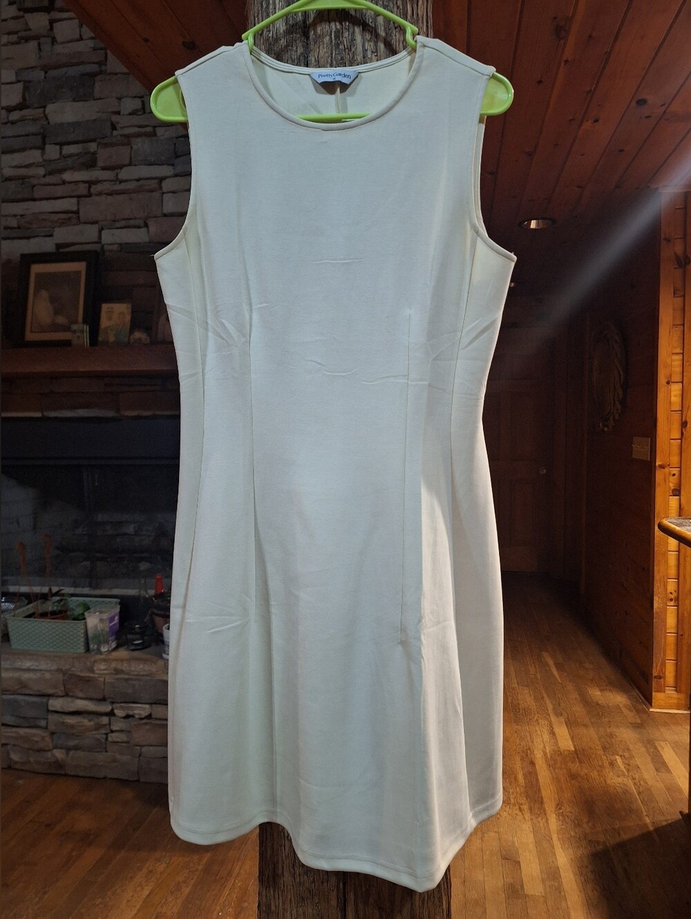 Sleeveless Cream Shift Dress Sz M By Pretty Garden